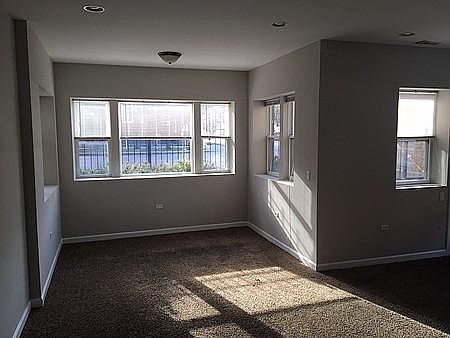 3rd image of 3348 W Wilson Ave APT 1S
