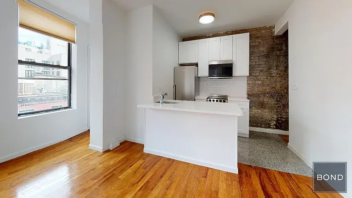 Rented by Bond New York | media 4