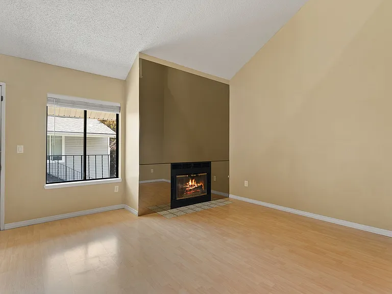 8612 N Mayfair St #6 — Photo 10