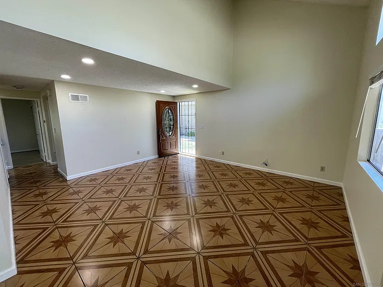 7055 Appian Dr #B — Photo 4