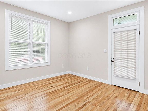 3rd image of 1155 Hildreth Ave