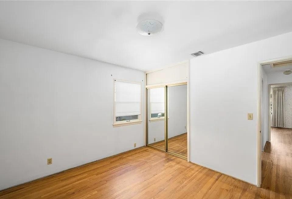 2nd image of 7 Warwick Pl