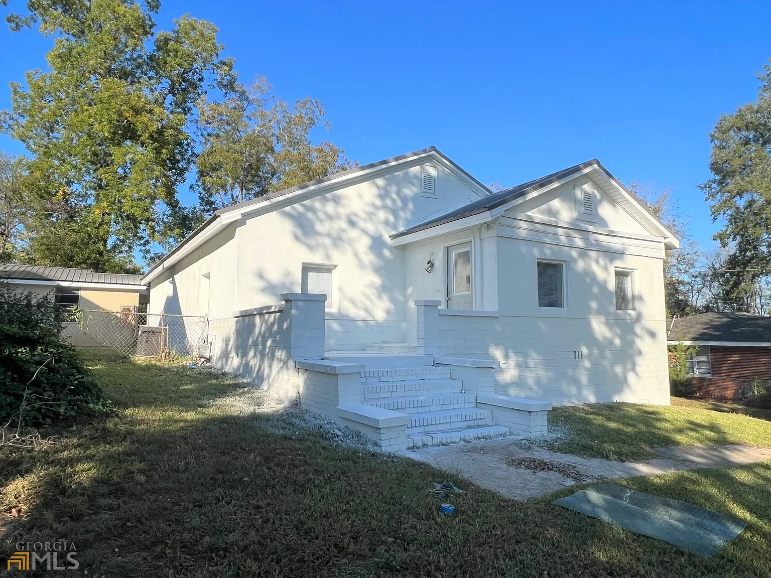 4 bed, 2.0 bath, 1650 sqft, $3,060 — Photo 2