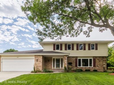 513 51st St, West Des Moines, IA, 50265