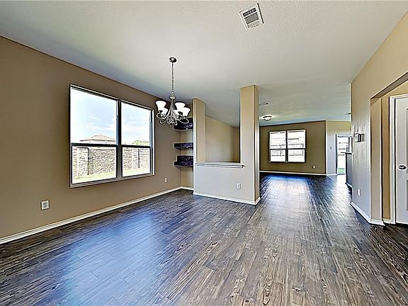 5th image of 1401 Yosemite Dr