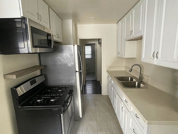 5th image of 2227 Cedar Ave APT 2