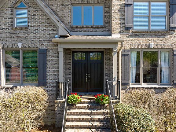 4th image of 2430 Huntington Glen Dr