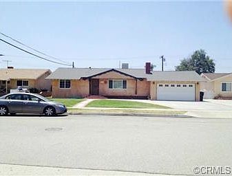 2nd image of 826 W Lucille Ave