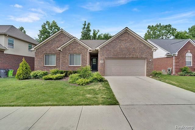 1st image of 20843 Oakridge Dr