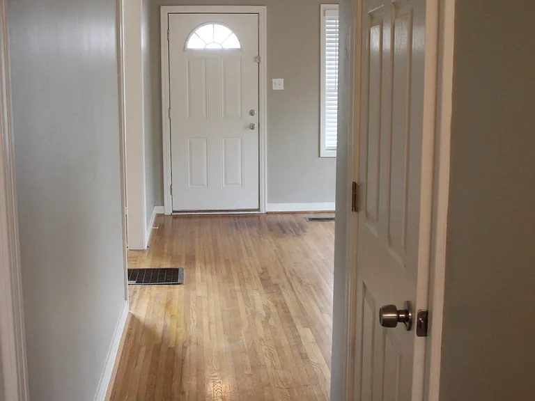 1813 S Harrison St — Photo 7