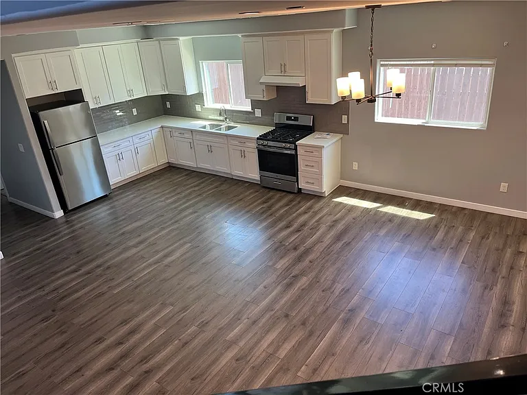 138 N Gage Ave E — Photo 4