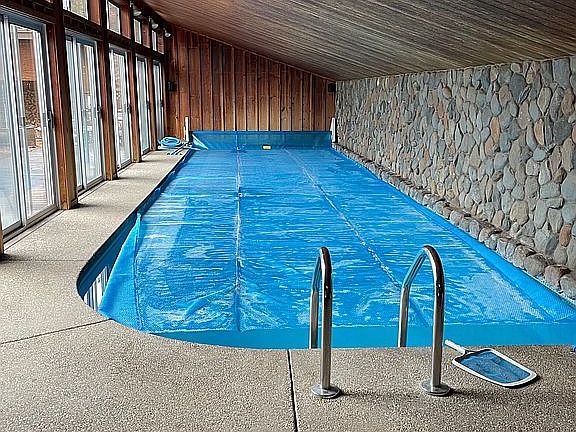 18x40 yr round heated pool