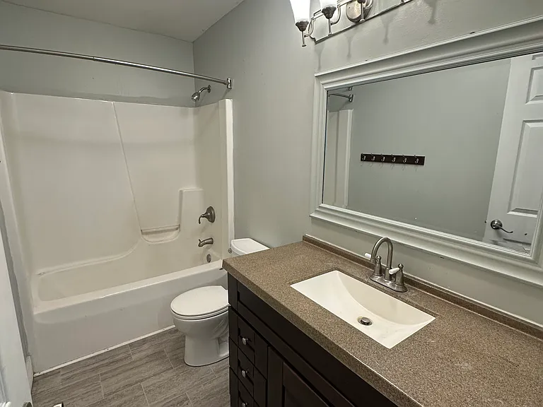 3245 Whittier St — Photo 8