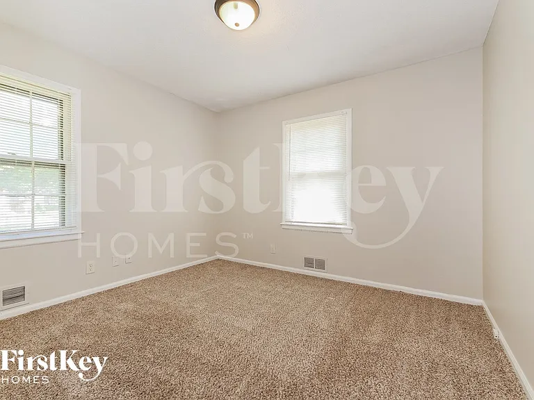 10400 E 79th Ter — Photo 12