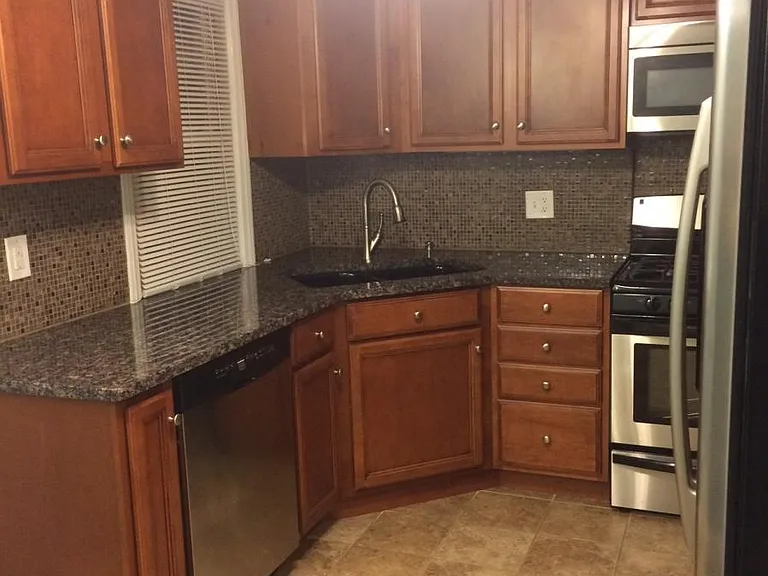 1196 Irene Rd — Photo 2