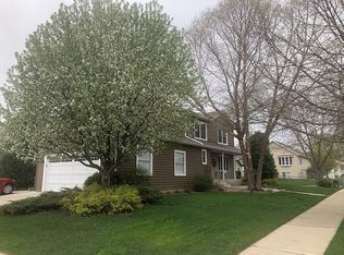 4541 Savannah Dr NW, Rochester, MN 55901