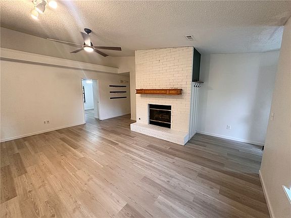3rd image of 219 Winesap Ln