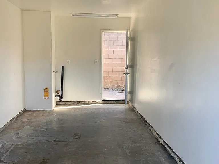 8856 Hoffman St — Photo 15