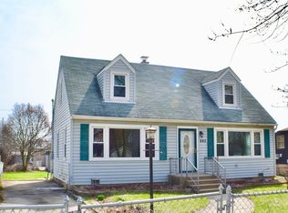 445 S Center St, Bensenville, IL 60106