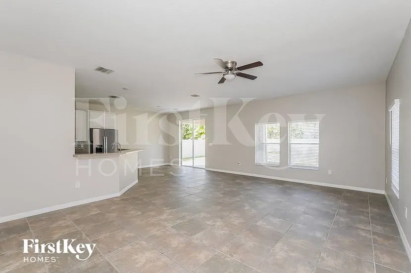 3 bed, 2.5 bath, 2144 sqft, $2,875 — Photo 2