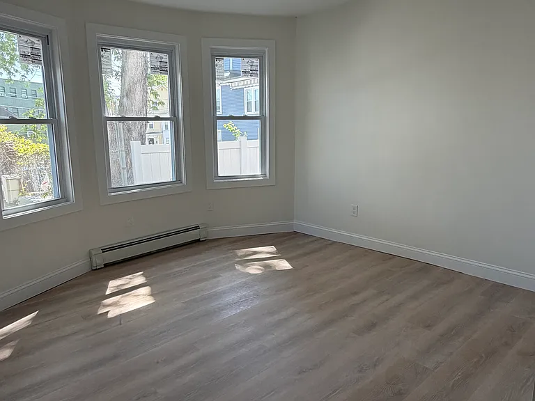 136 Winter St #3 — Photo 2
