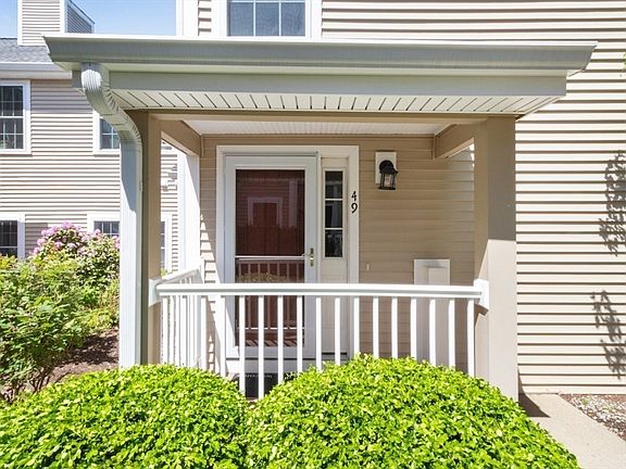 2nd image of 49 Bradford Commons Ln #49