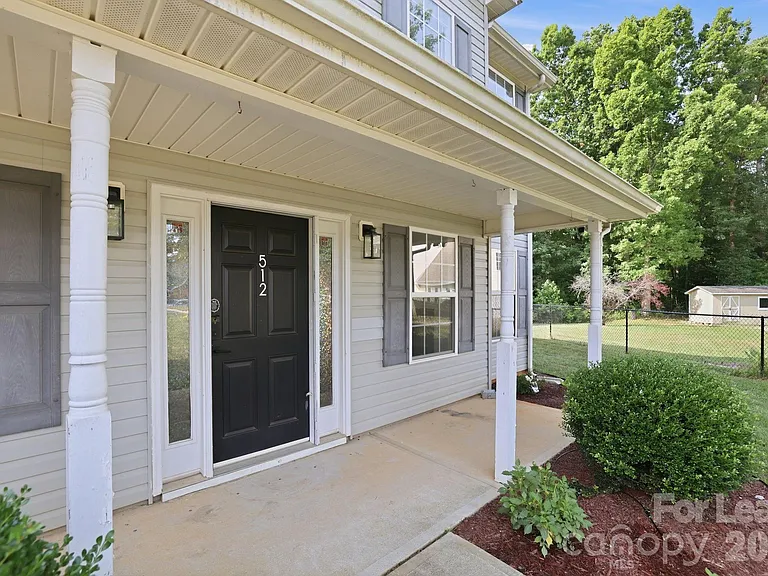 512 Bearbrook Ln — Photo 2