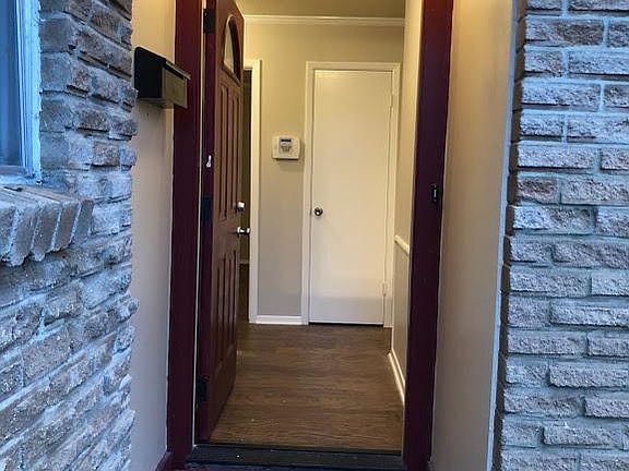 3rd image of 902 Shorecrest Dr