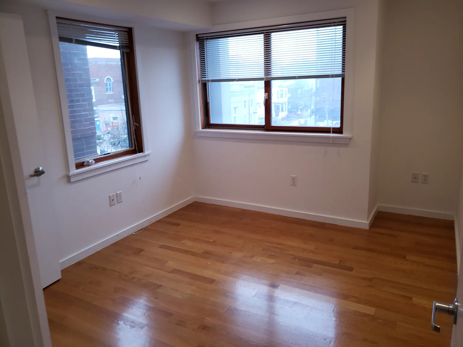 2 bed, 999 sqft, $3,350 — Photo 4