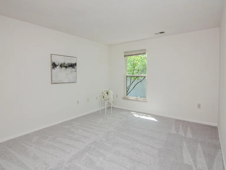 1704 Weatherstone Dr — Photo 28