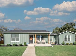 1214 N Lamb St, Bowie, TX 76230