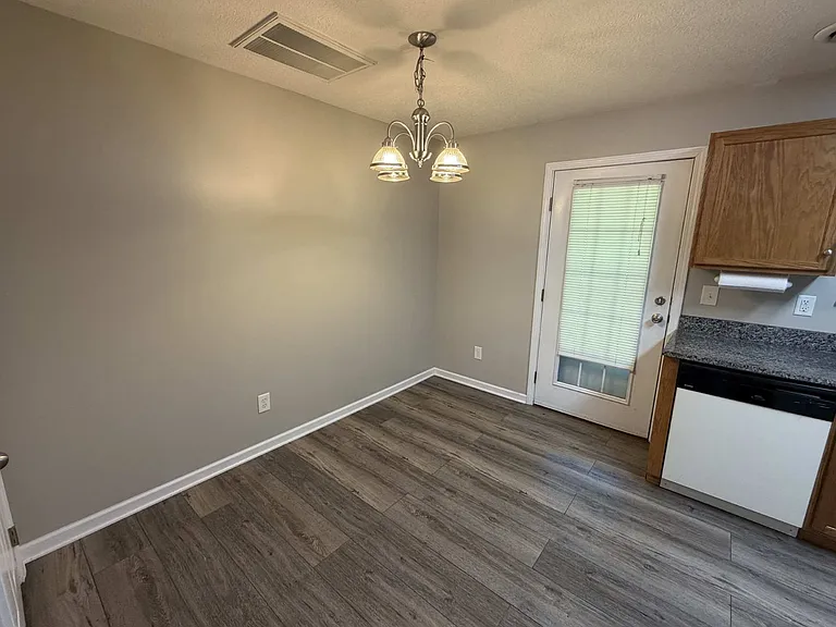 1625 Maple View Way — Photo 4
