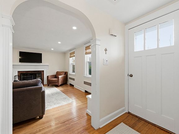 4th image of 25 Wakefield St