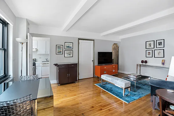 Sold by Patrick Quagliano, LREB | media 2