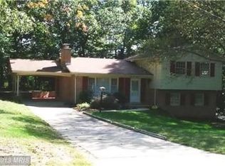 5267 Navaho Dr, Alexandria, VA 22312