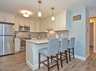 73 Walnut St APT 4, Newton, MA 02460