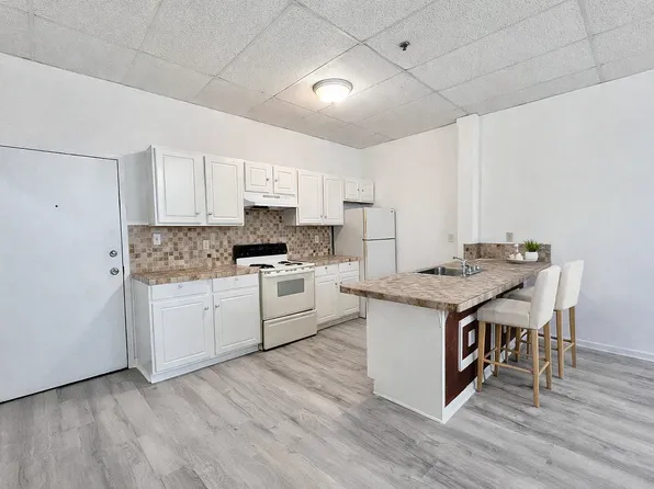 Seventh Street Apartments