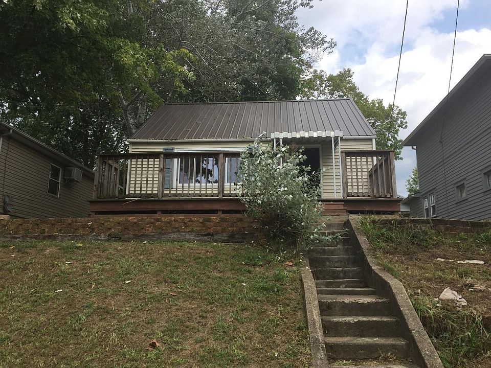 1st image of 456 Clarendon St