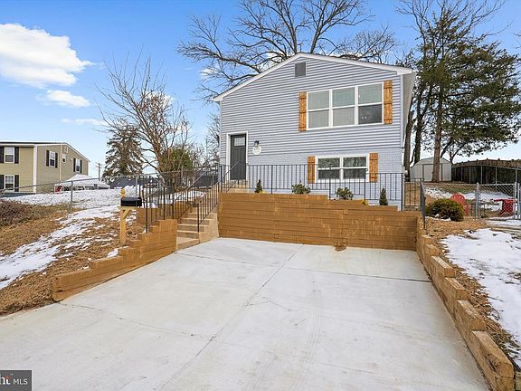 2nd image of 604 Elfin Ave