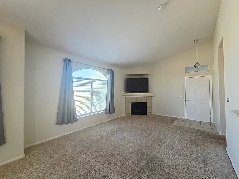 700 Carnegie St #222 — Photo 3