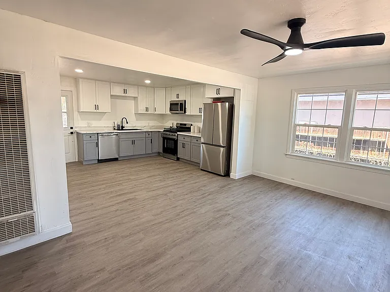10916 Santa Rosa Ave #A — Photo 8
