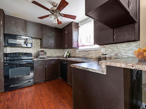 4th image of 17470 Bromley Ave