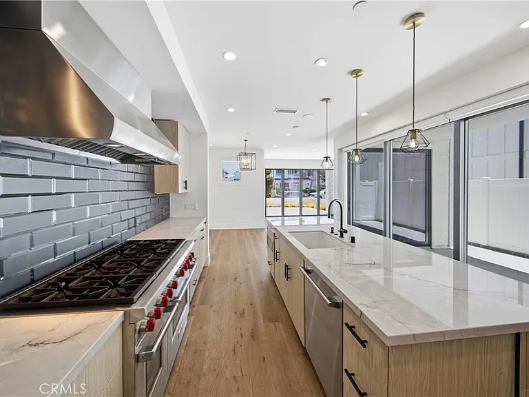 515 Jasmine Ave — Photo 11