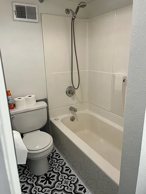 2 bed, 1000 sqft, $1,050 — Photo 1