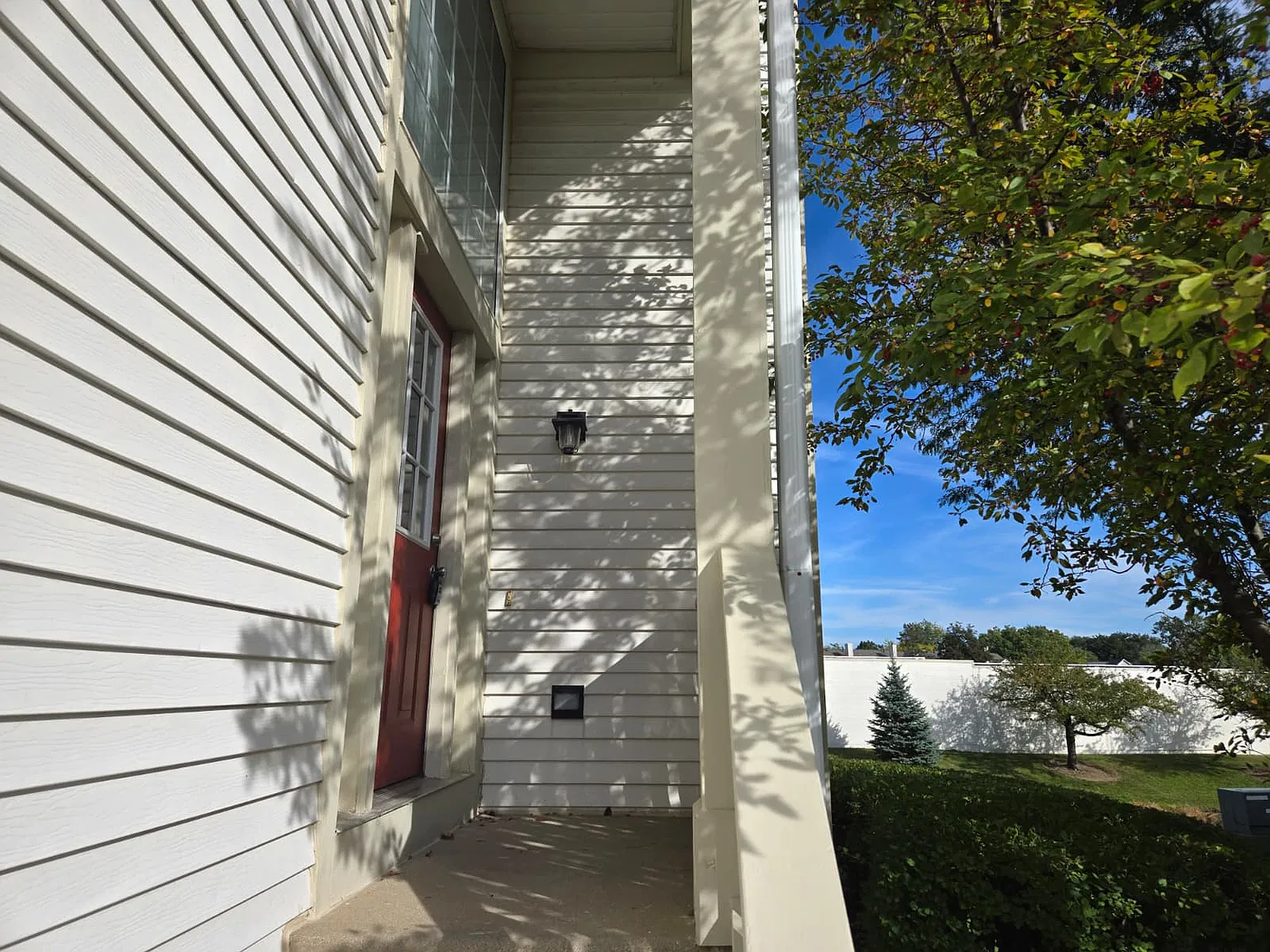 3 bed, 2000 sqft, $3,200 — Photo 4