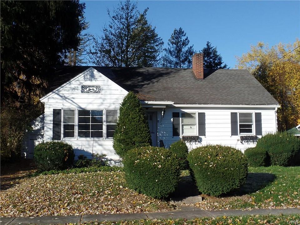 1st image of 4 Helen Ave