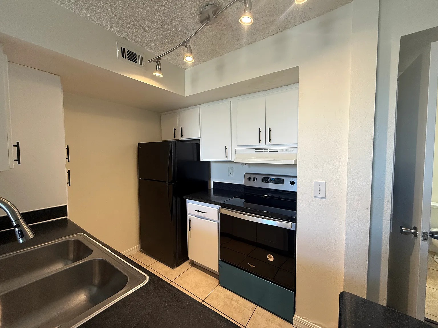 425 Fountainhead Cir # 207 - 1 — Photo 4