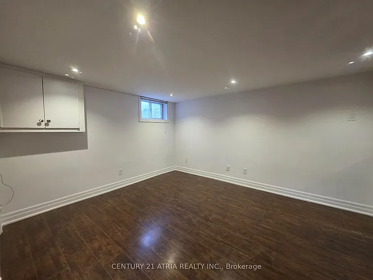 18 Grandview Ave #LOWER — Photo 2