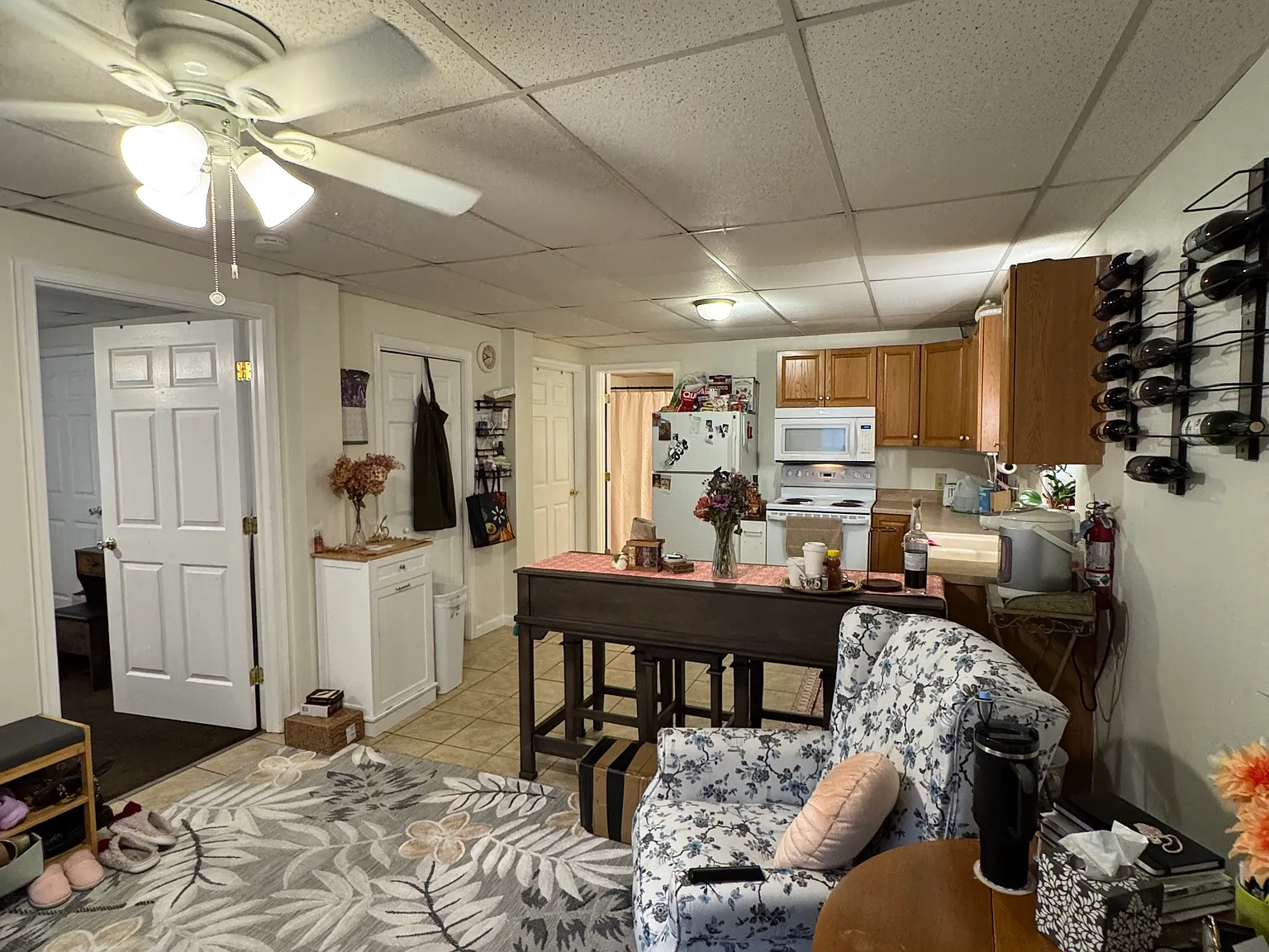 2 bed, 750 sqft, $1,200 — Photo 2