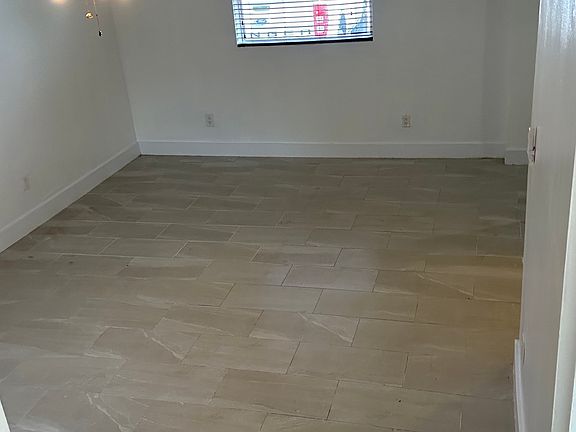 4th image of 236 SW 14th St